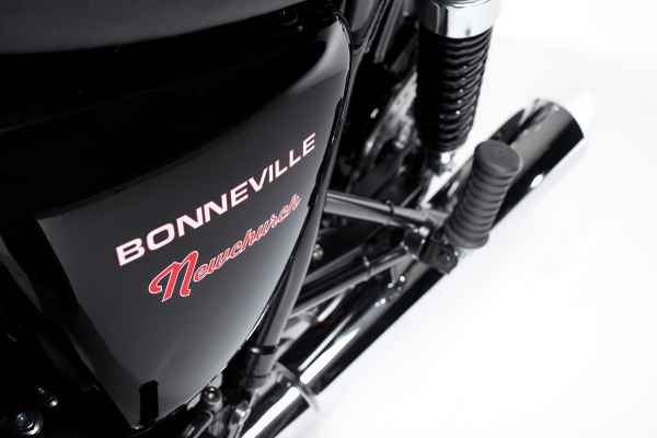 Triumph Bonneville T214